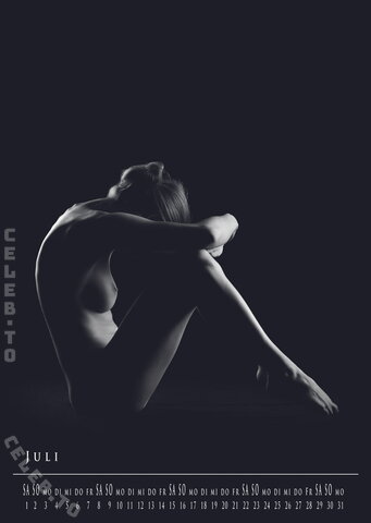 Bergretterinnen-Kalender nude photo 33