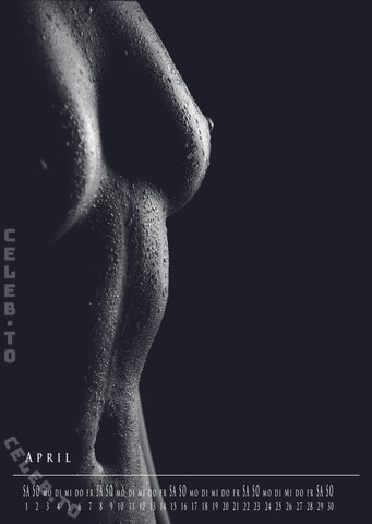 Bergretterinnen-Kalender nude photo 30