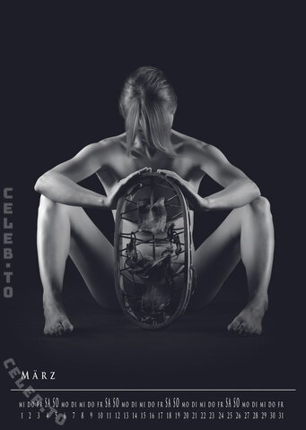 Bergretterinnen-Kalender nude photo 20