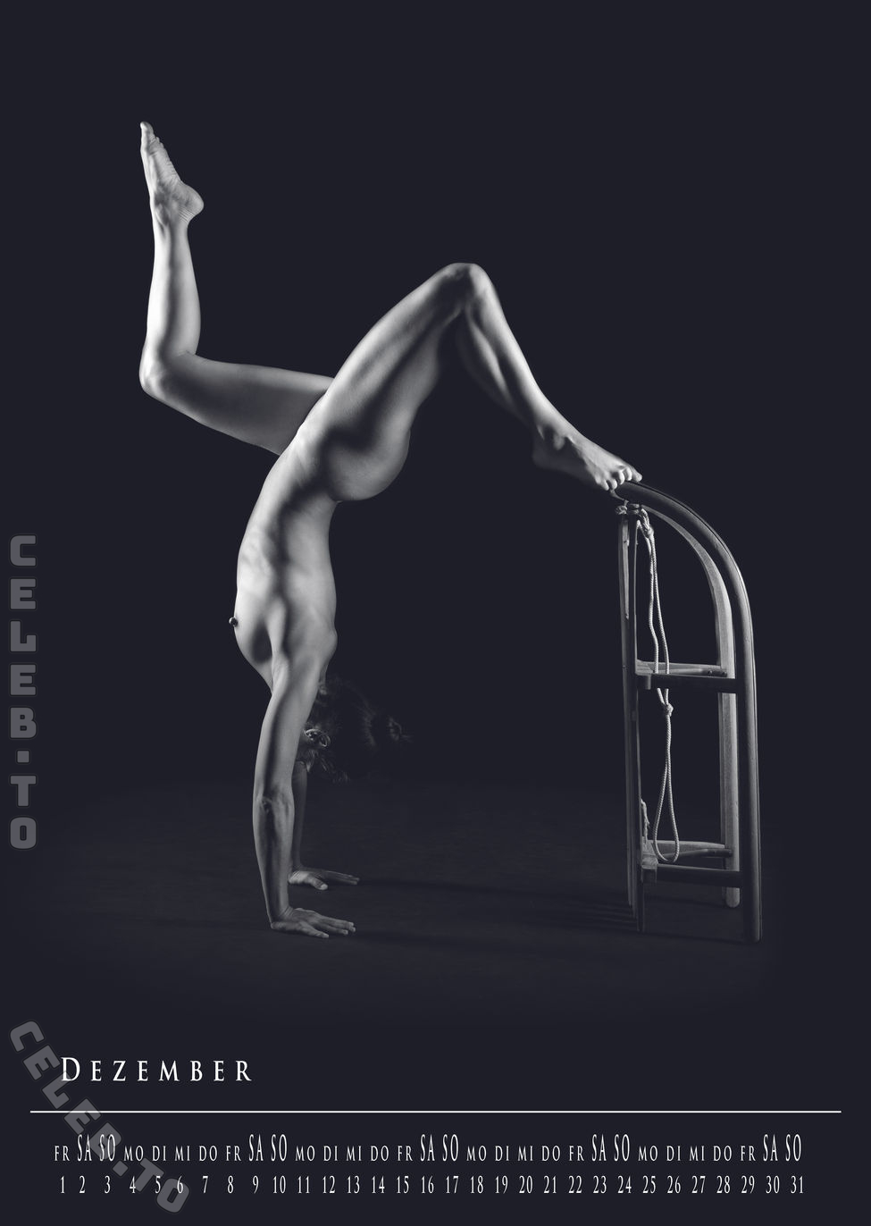 Bergretterinnen-Kalender nude photo 10