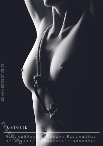 Bergretterinnen-Kalender nude photo 14