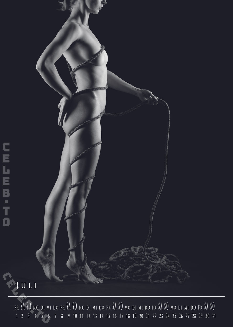 Bergretterinnen-Kalender nude photo 6