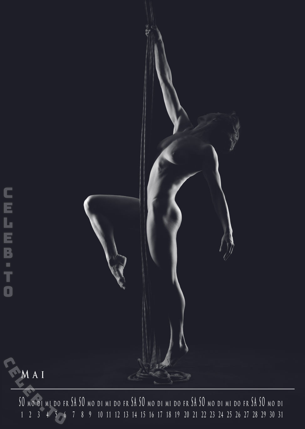 Bergretterinnen-Kalender nude photo 8