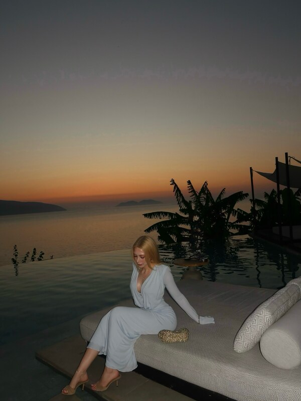 Beril Yılmaz nude photo 1