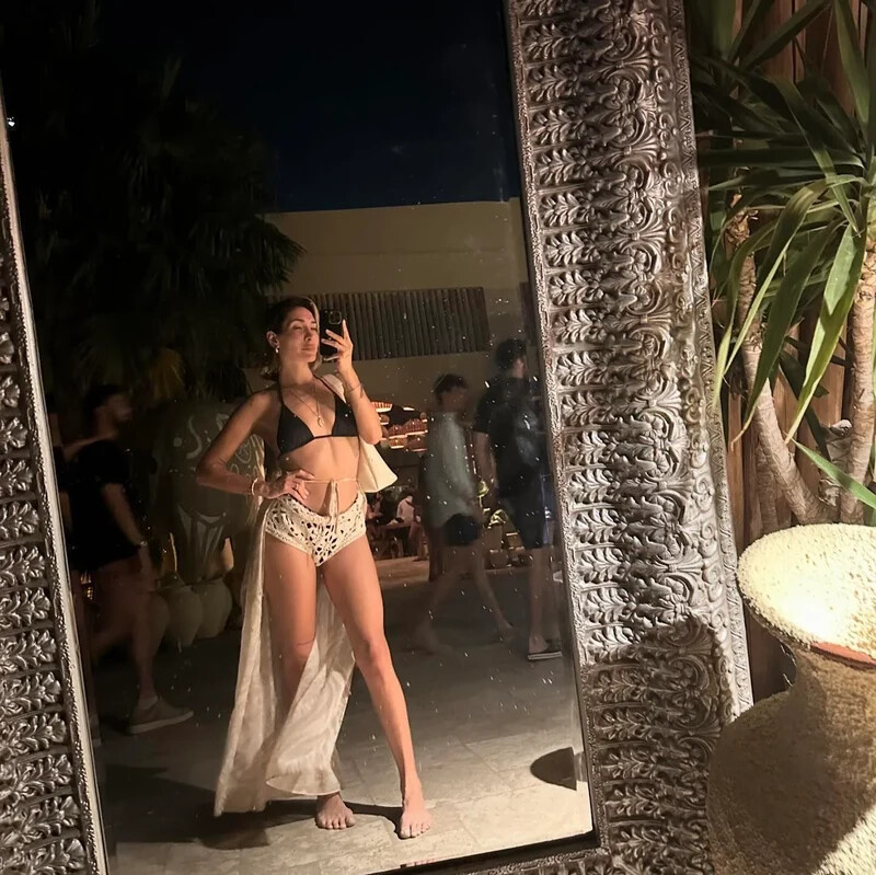 Berna Canbeldek nude photo 3