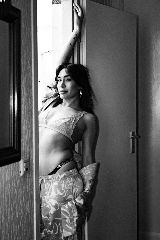 Berna Canbeldek nude photo 13