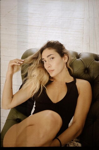 Berna Canbeldek nude photo 156