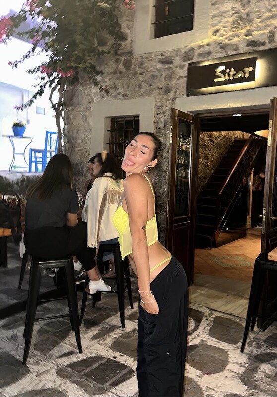Berna Canbeldek nude photo 1