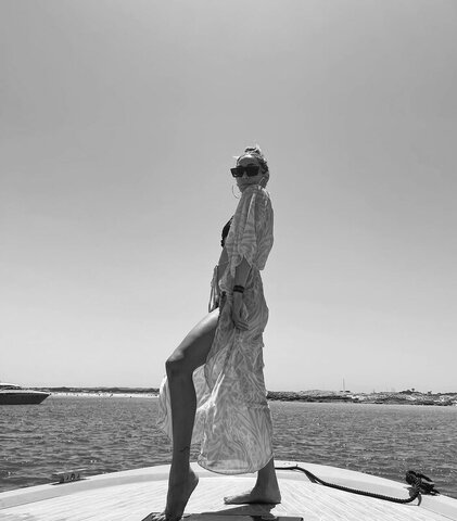 Berna Canbeldek nude photo 73