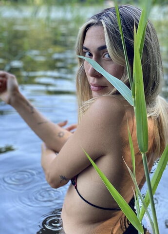 Berna Canbeldek nude photo 63
