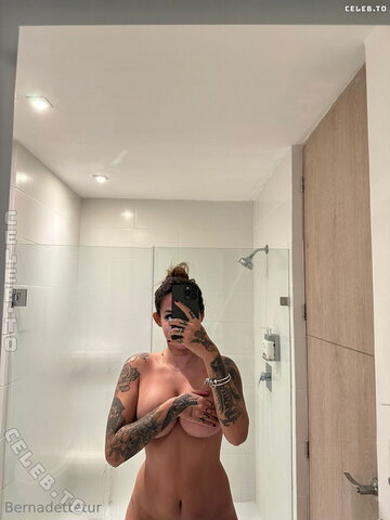 BERNADETTETUR nude photo 15