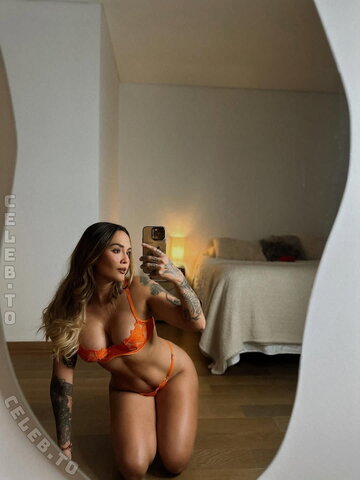 BERNADETTETUR nude photo 5