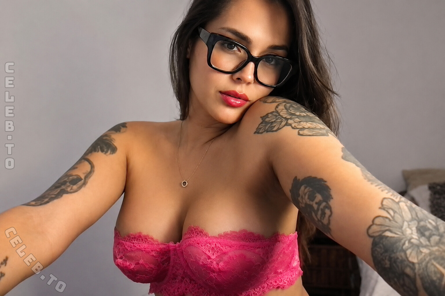 BERNADETTETUR nude photo 2