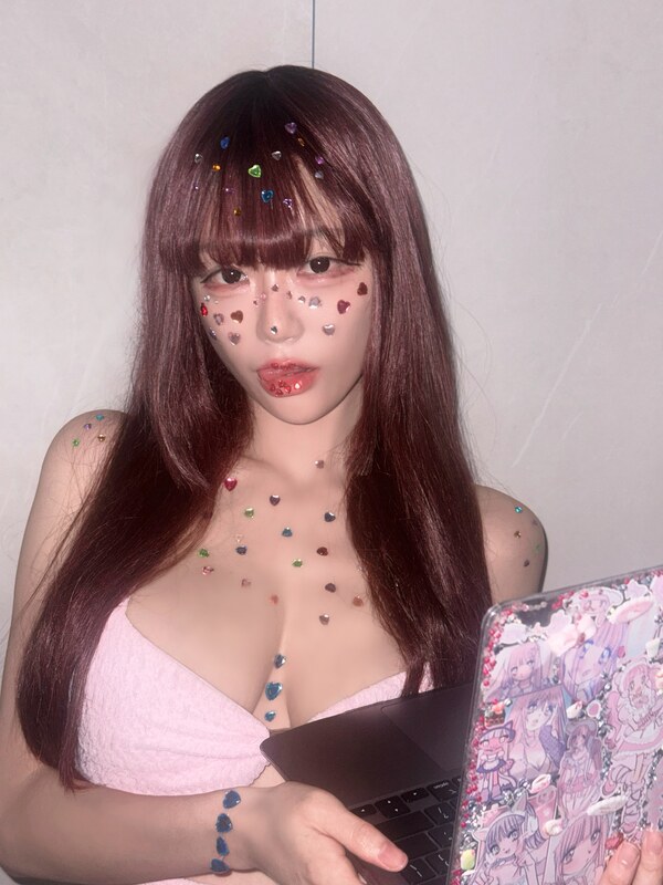 Berry nude photo 2