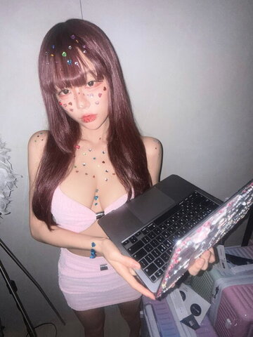 Berry nude photo 35