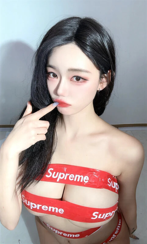 Berry nude photo 4