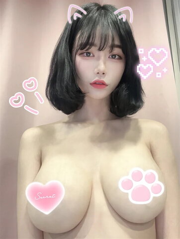 Berry nude photo 17
