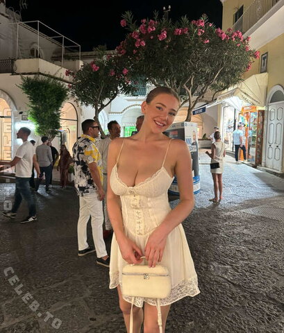 Bethanylilyapril nude photo 10