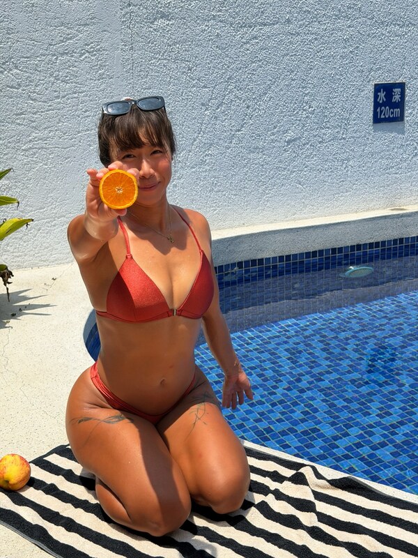 Bette Yiwen nude photo 3