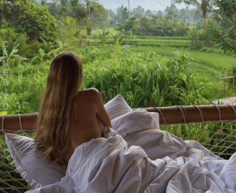 Betterworld.travellers nude photo 17