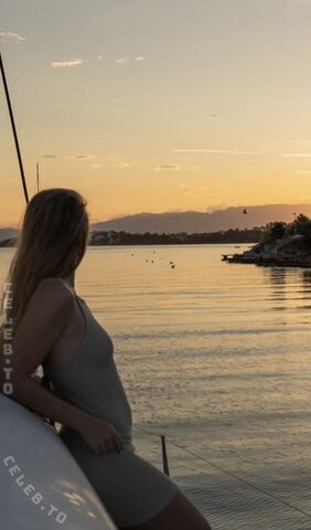 Betterworld.travellers nude photo 7