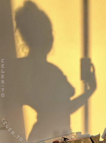 Bettielaine nude photo 9