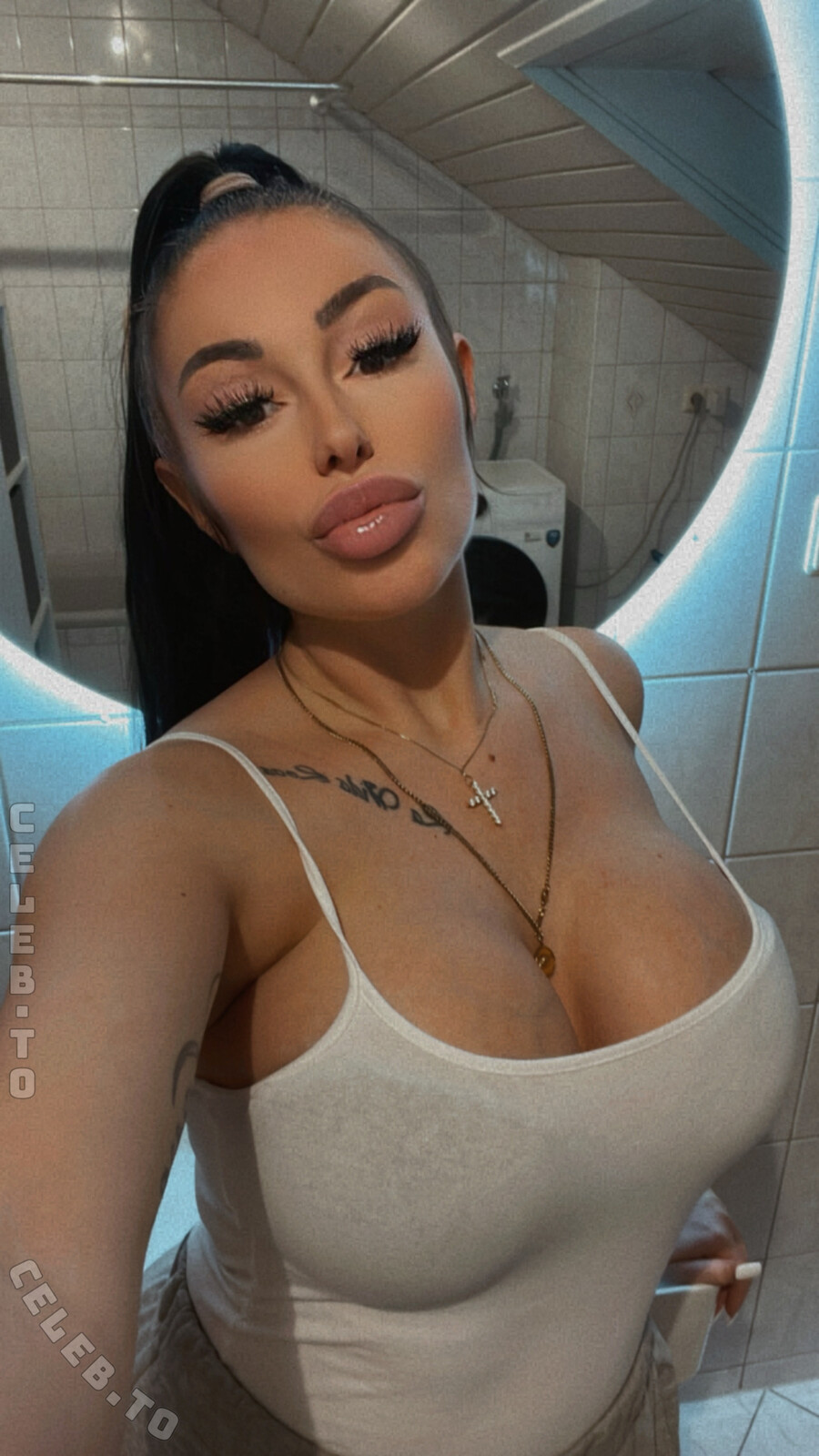 Betty / bettina EXONTHEBEACH2020 nude photo 1