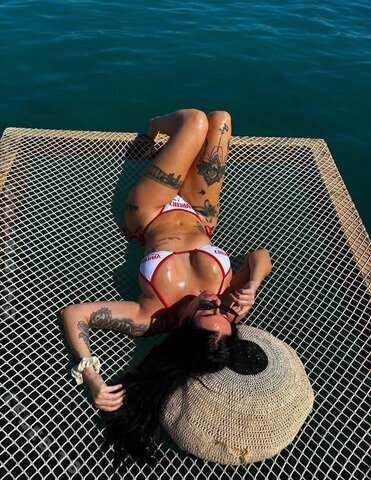 Betty / bettina EXONTHEBEACH2020 nude photo 4