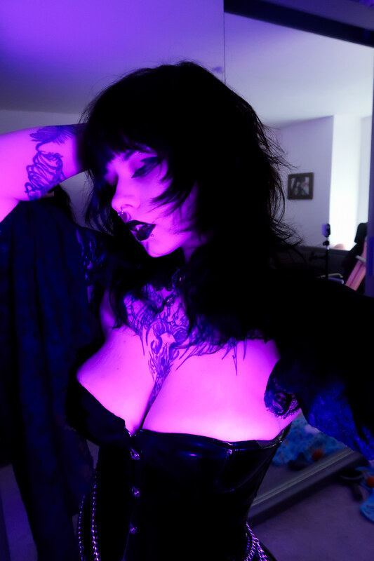 Beyond The Squish nude photo 2