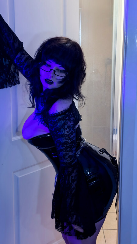 Beyond The Squish nude photo 4