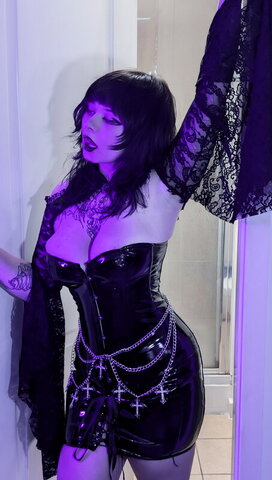 Beyond The Squish nude photo 25