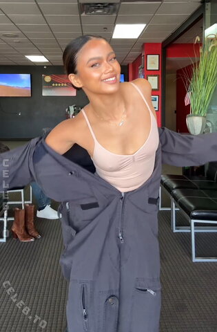 Bianca Bustamante nude photo 60