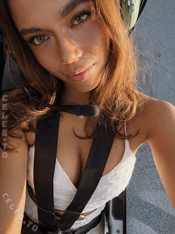 Bianca Bustamante nude photo 18