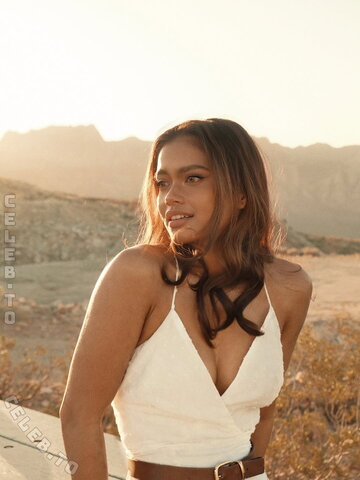 Bianca Bustamante nude photo 19