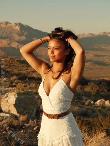 Bianca Bustamante nude photo 28