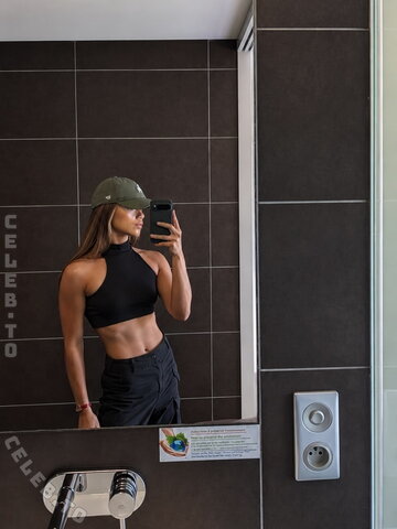 Bianca Bustamante photo 2