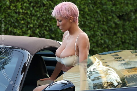 Bianca Censori nude photo 1