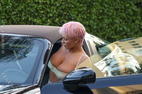 Bianca Censori nude photo 12