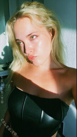 bienmichelle Sexy (1 photo)
