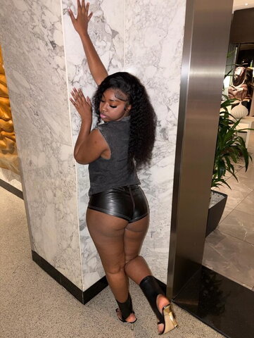 bigbootykyy nude photo 10