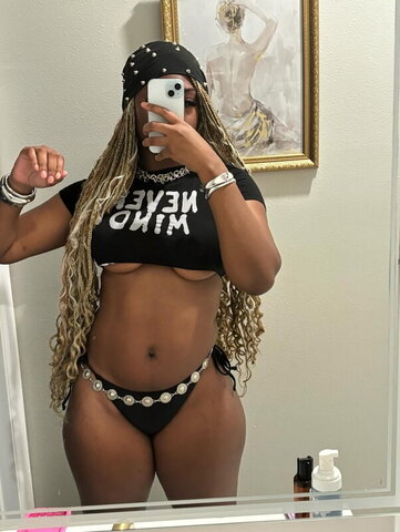 bigbootykyy nude photo 8