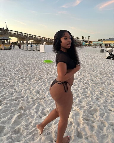 bigbootykyy nude photo 4