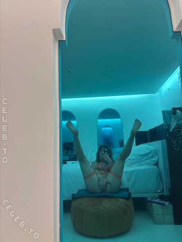 Bigbootyroxanne nude photo 35