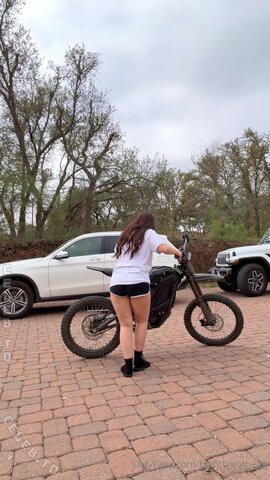 bigtittygothegg nude photo 55