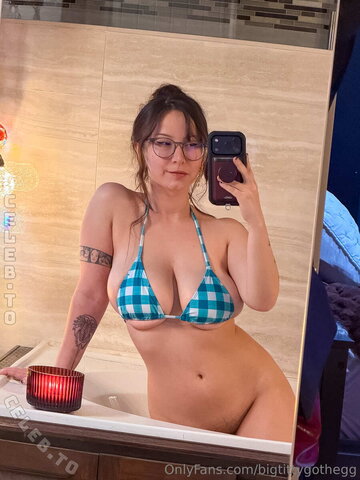 bigtittygothegg photo 2