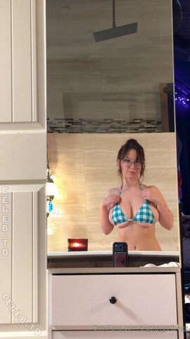 bigtittygothegg – no bikinis allowed in this bath tub ❌