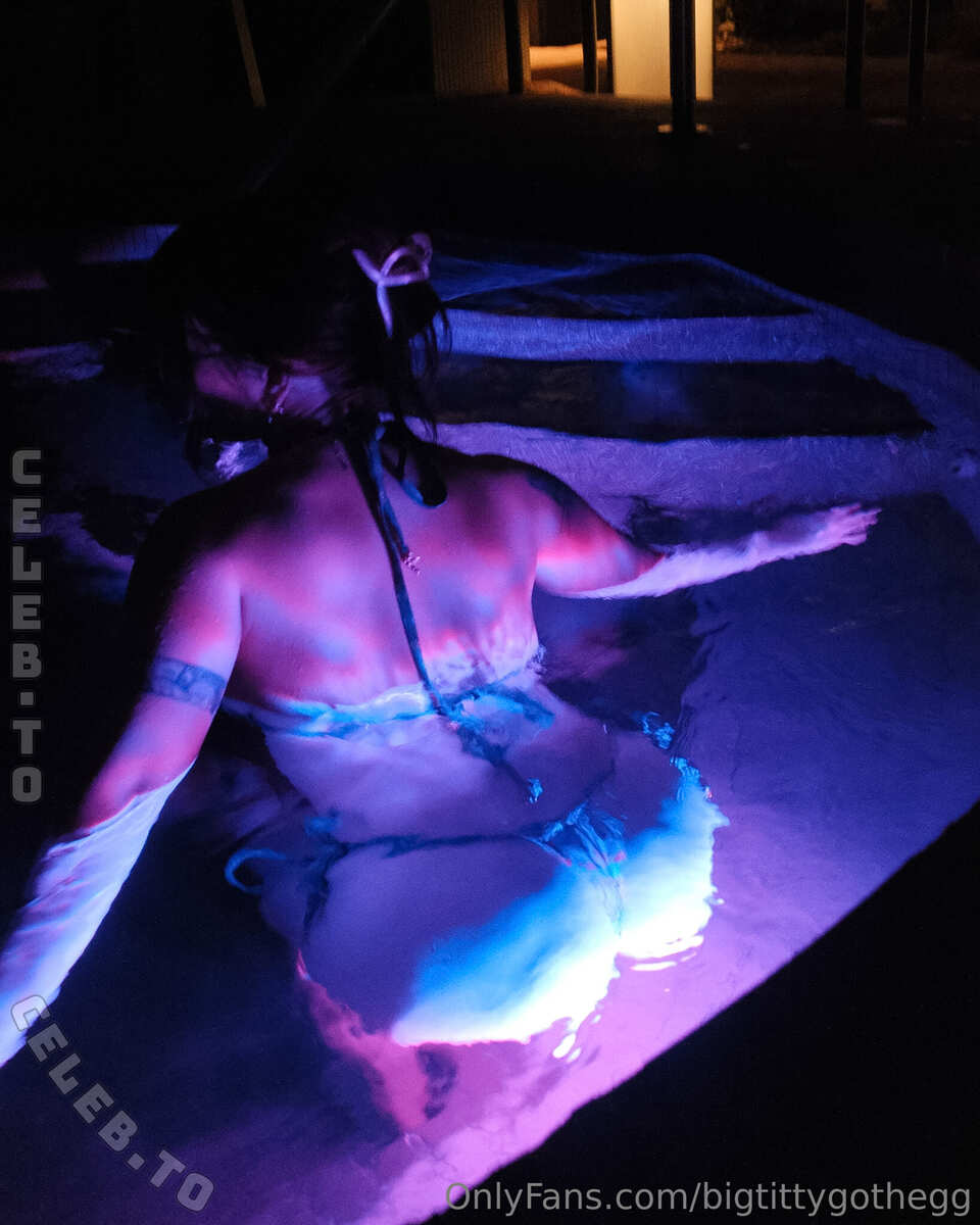 bigtittygothegg nude photo 10