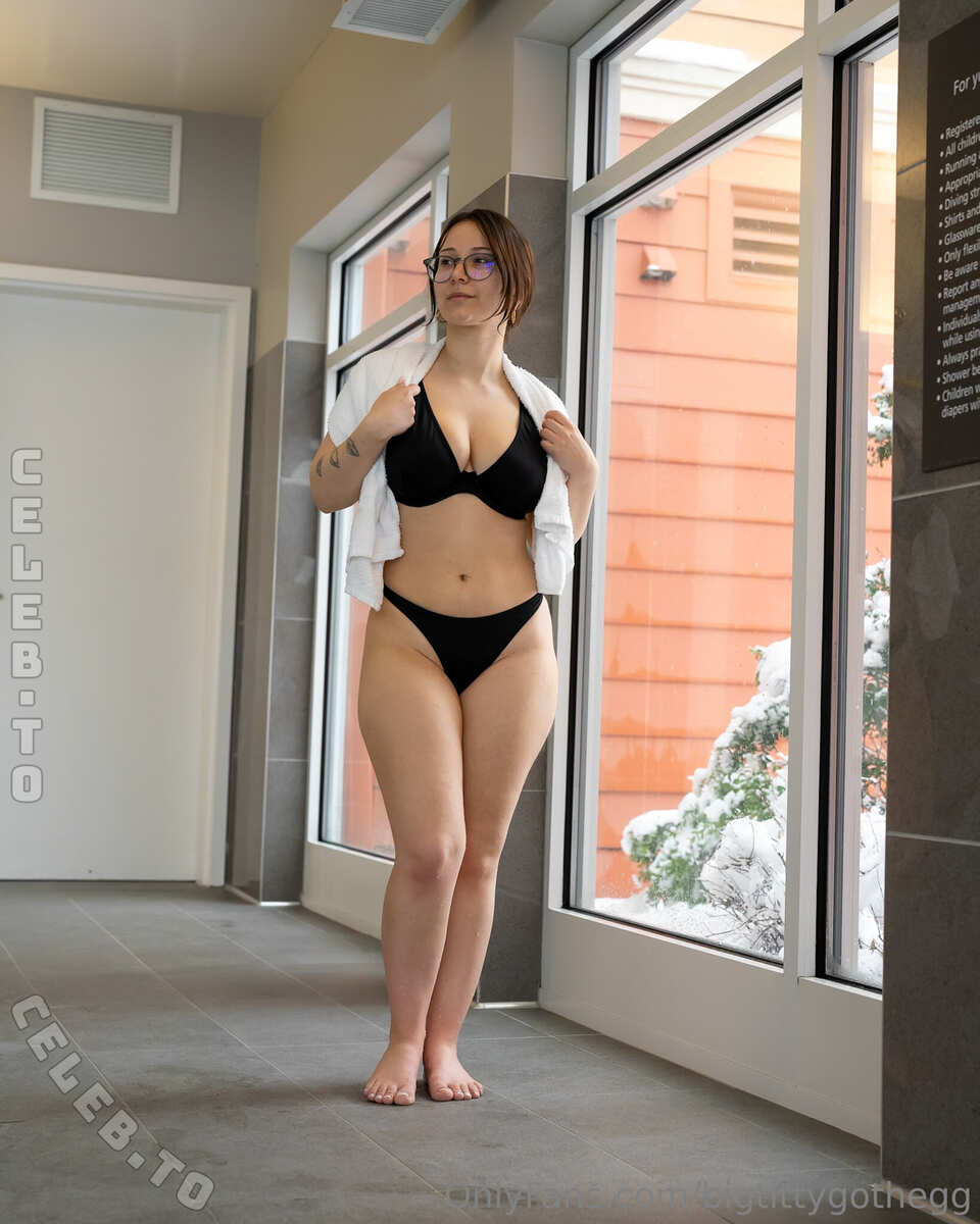 bigtittygothegg nude photo 15