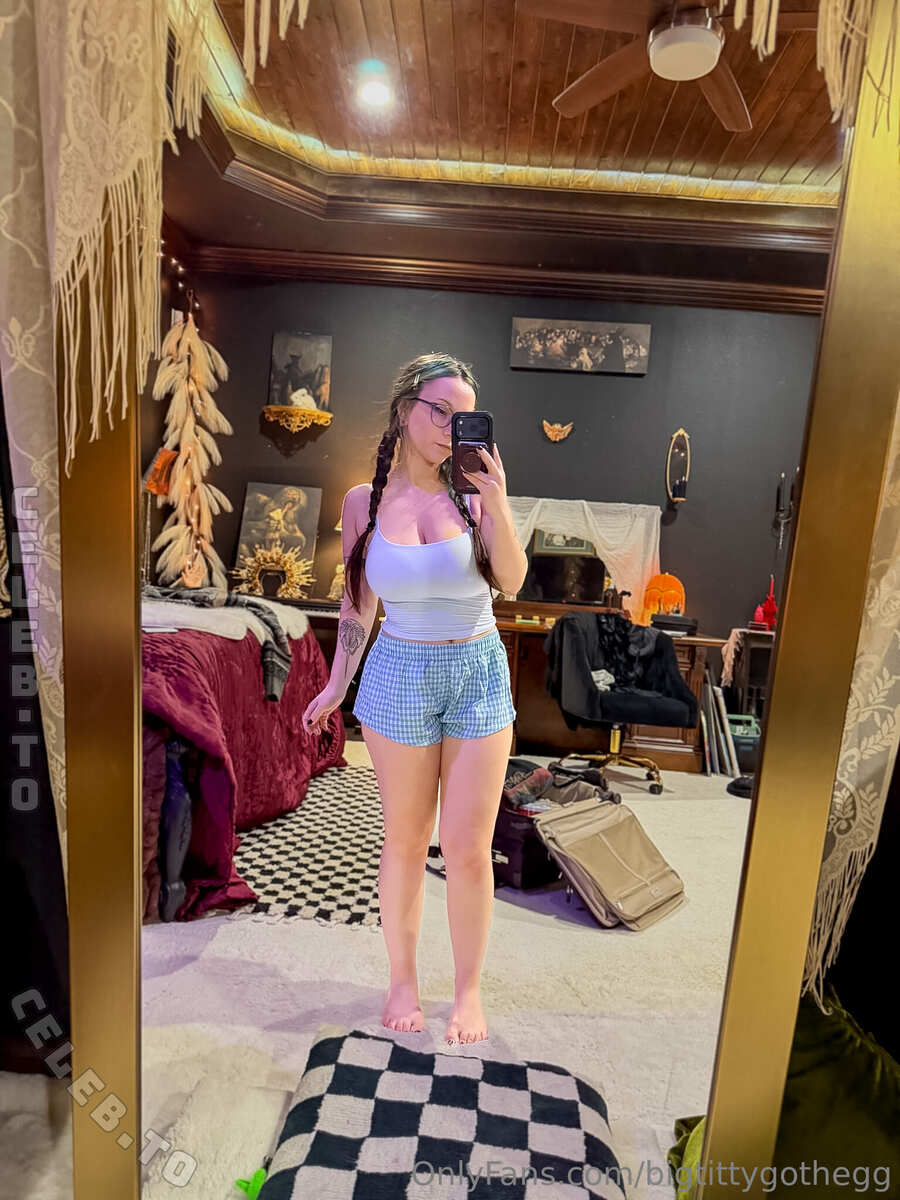 bigtittygothegg nude photo 6