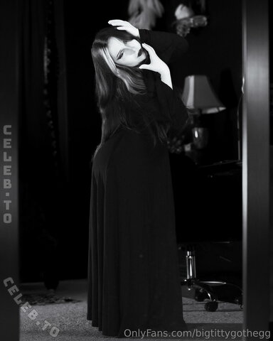 bigtittygothegg nude photo 54